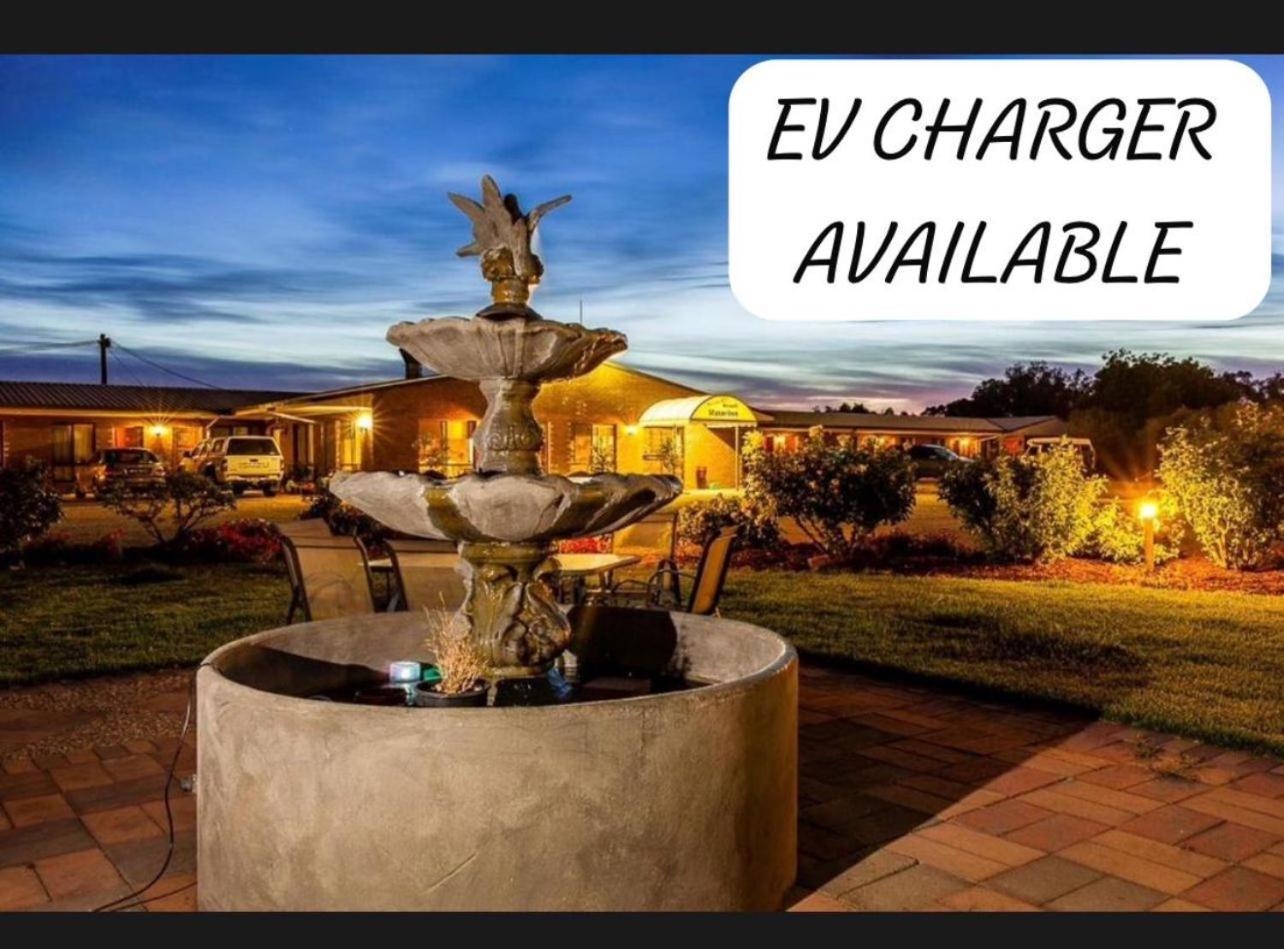 Newell Motor Inn Narrandera Exterior photo